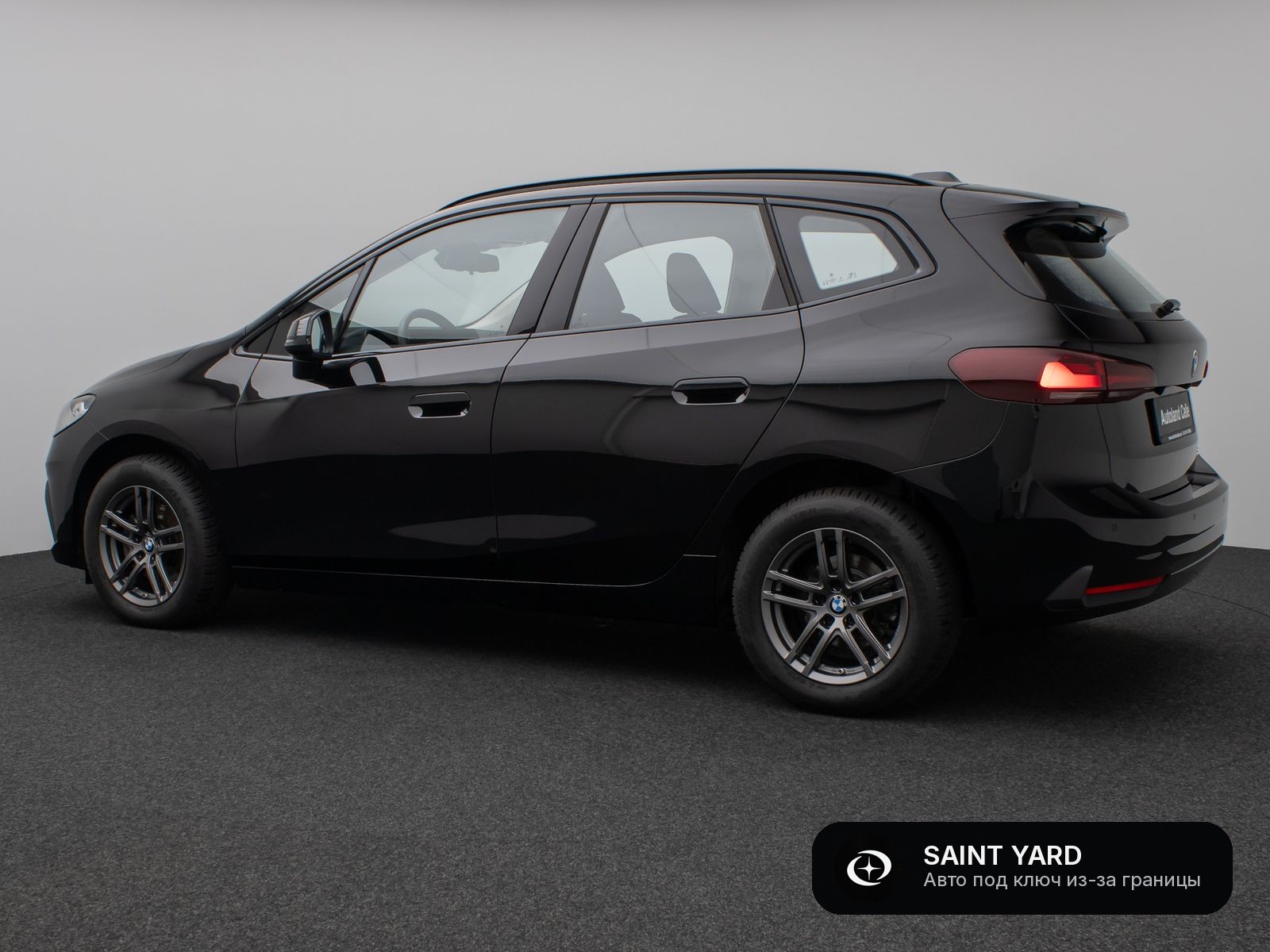 BMW 216i Active Tourer — фото 10