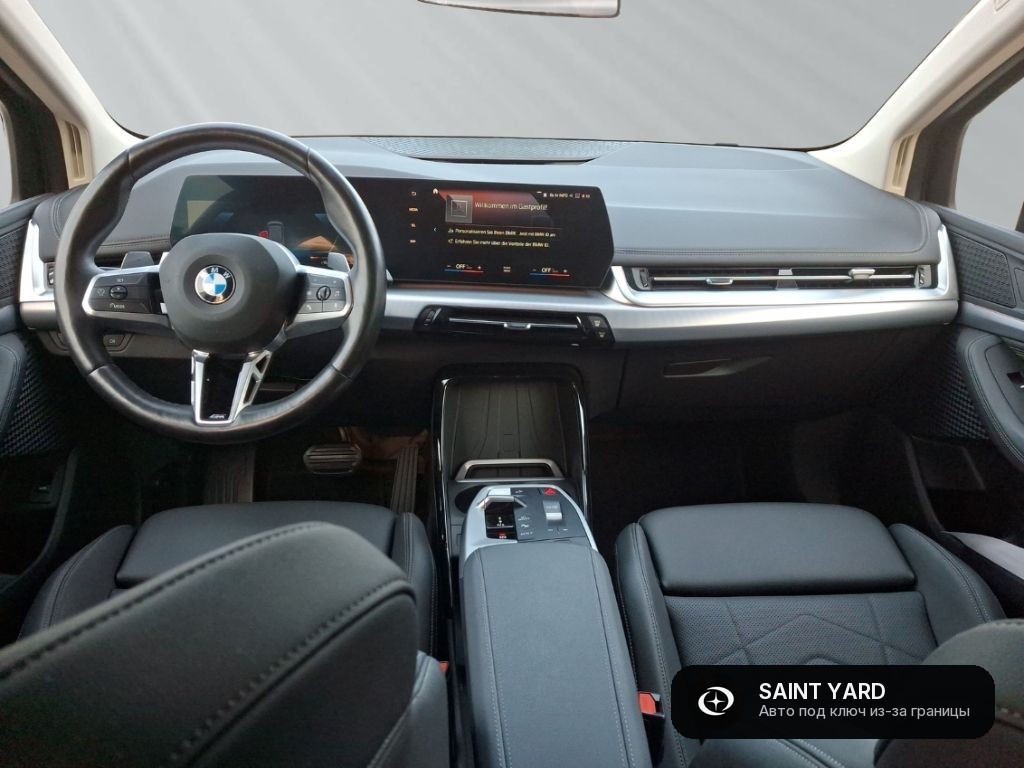 BMW 220i Active Tourer — фото 10