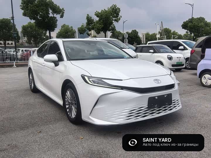 Toyota Camry 2.0E — фото 3
