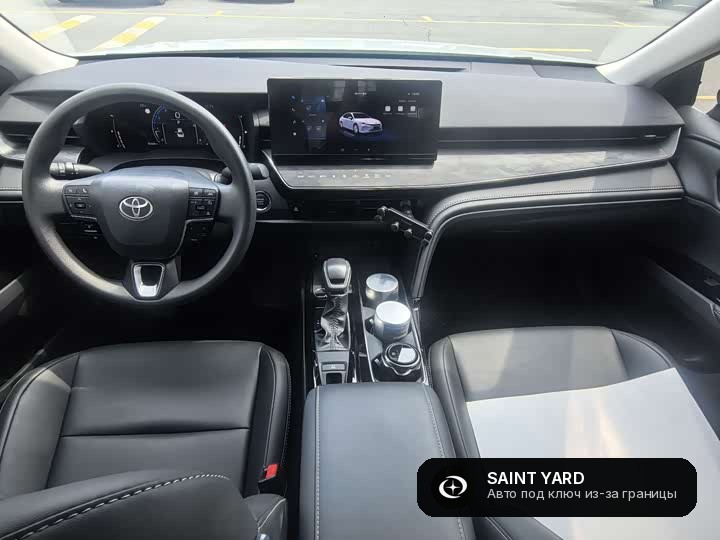 Toyota Camry 2.0E — фото 10