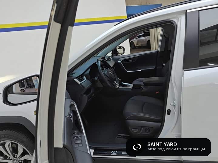 Toyota RAV4 2.0L CVT Plus — фото 9
